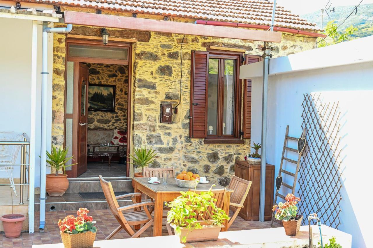 Stone House For Relaxation In Elos Kíssamos Екстериор снимка